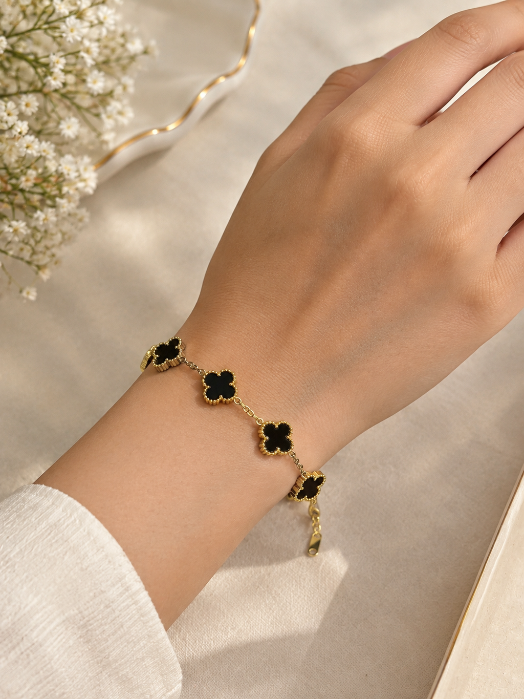 Black Clover Charm Gold Bracelet ✨🖤