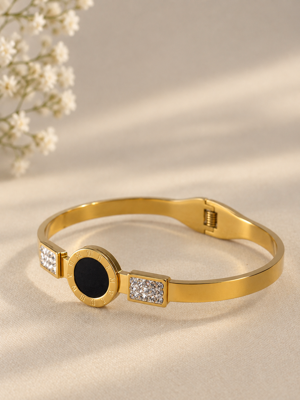 Regal Noir Gold Bracelet ✨