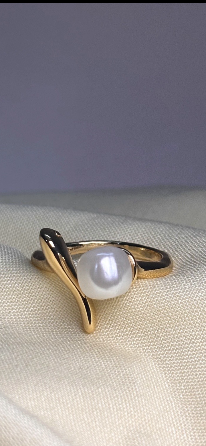 Pearl Twist Gold Ring ✨🤍
